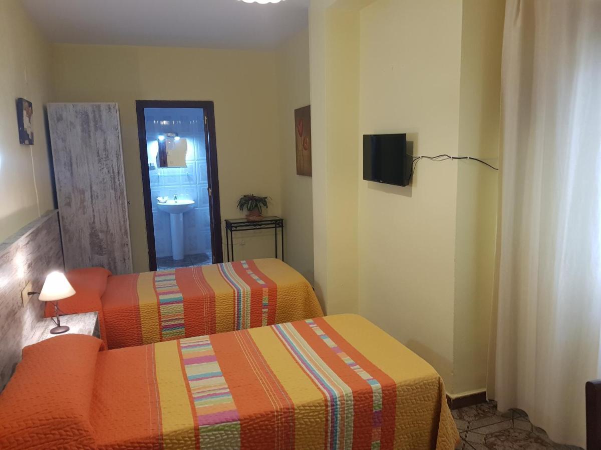 Hostal Virgen Del Rocio Ronda Zewnętrze zdjęcie